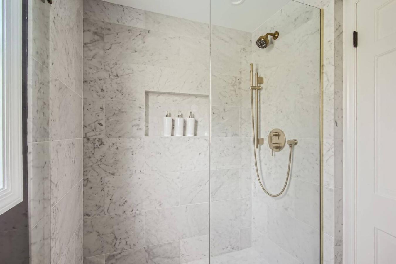 Spacious, Luxury Renovated Home With 4 Kings, Firepit Glen Ellyn Kültér fotó